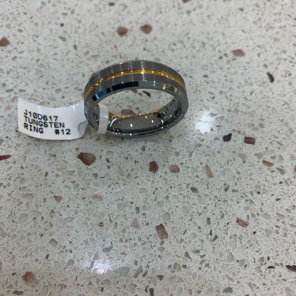 Tungsten band ring - Picture 2 of 2